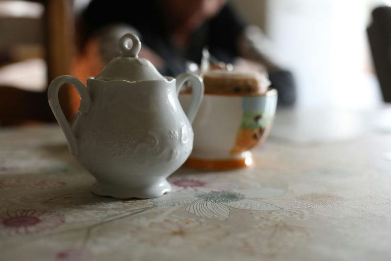 قوری و قندان چینی