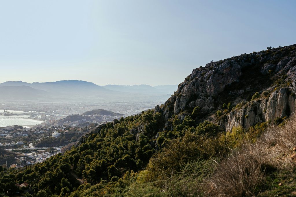 نمای کوه و طبیعت