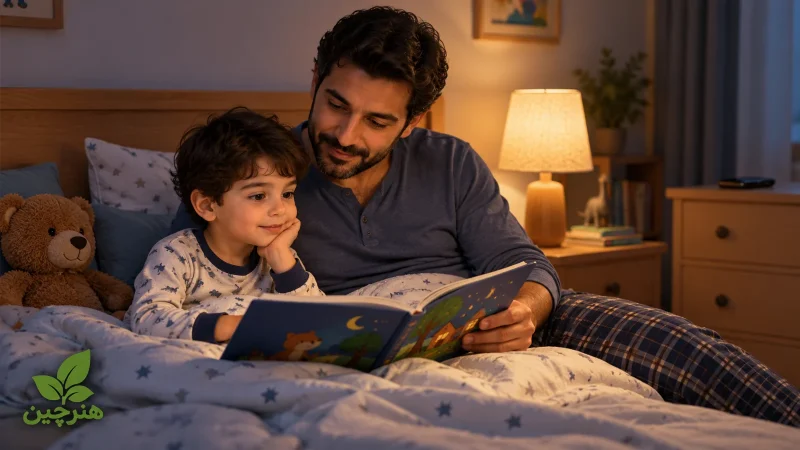 پدر در حال خواندن کتاب برای کودک پیش از خواب