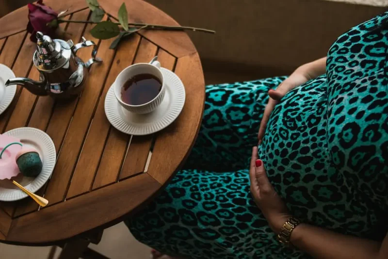 نوشدنی زنجبیلی در بارداری برای کنترل تهوع صبحگاهی
