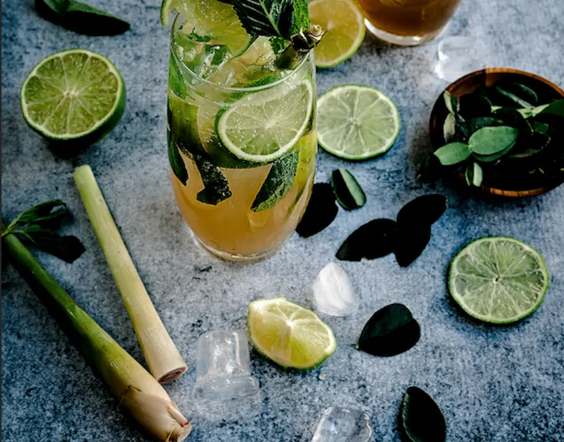 ساقه علف لیمو برای نوشیدنی