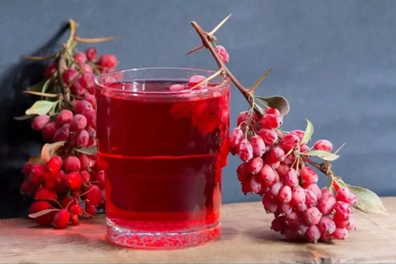 آب زرشک مفید برای کبد و قند خون