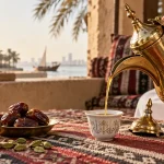 ریختن قهوه عربی از دله کنار هل سبز و خرما